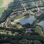 Отель Broeckhuys Lakeview Vip Bungalows 6p With Sauna Aan Het Water Met Wijds Uitzicht Ewijk