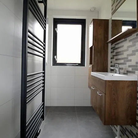 Broeckhuys Lakeview Vip Bungalows 6p With Sauna Aan Het Water Met Wijds Uitzicht Ewijk