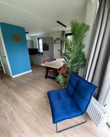 Holiday home Broeckhuys Lakeview Vip Bungalows 6p With Sauna Aan Het Water Met Wijds Uitzicht Ewijk